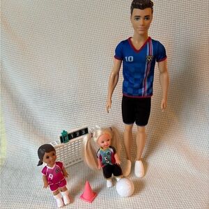 Barbie Kelly club Hispanic Soccer player Dad coach dolls w net ball lot